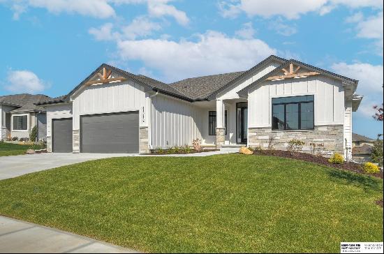 10928 S 98th Avenue Cir, Papillion NE 68046