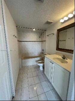 21150 SW 87th Ave Unit 102, Cutler Bay FL 33189