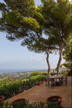 Stunning Two-Story Villa for Sale in Javea with Panoramic Sea an, Jávea 03730