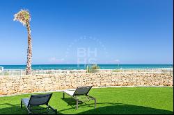 Luxurious Beachfront Apartment in Denia: Exquisite Living on the, Denia 03700