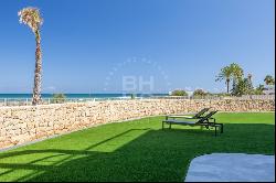 Luxurious Beachfront Apartment in Denia: Exquisite Living on the, Denia 03700