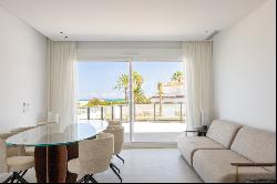 Luxurious Beachfront Apartment in Denia: Exquisite Living on the, Denia 03700