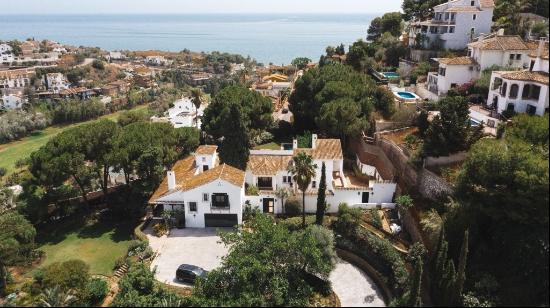 One-of-a-kind villa with Andalusian charm overlooking the sea an, Malaga 29018