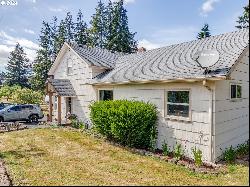 1717 Holcomb Rd, Kelso WA 98626