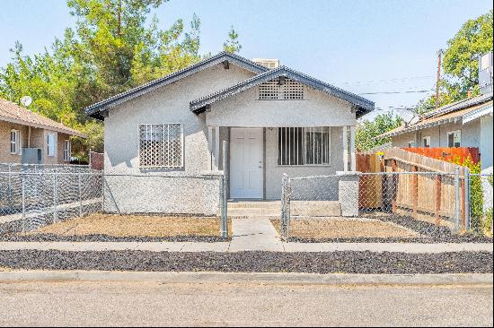 3137 E Townsend Avenue Unit 2, Fresno CA 93702