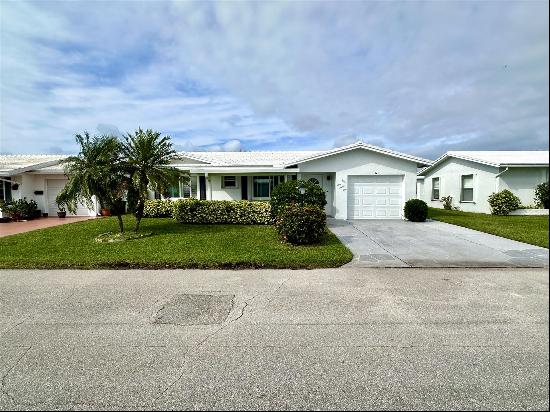 121 SW 13th Street, Boynton Beach FL 33426