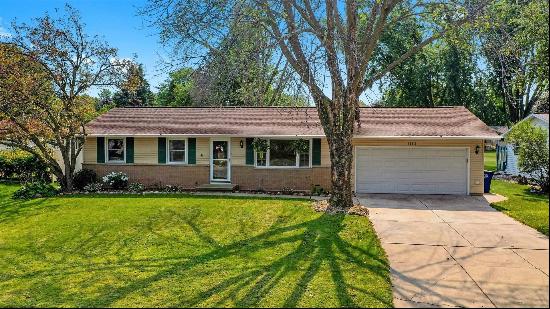 1253 CIRCLE Drive, Green Bay WI 54313