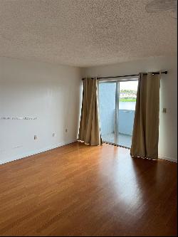 9363 Fontainebleau Blvd Unit H212, Miami FL 33172