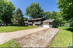 205 N 8Th St, Beresford SD 57004