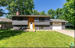 205 N 8Th St, Beresford SD 57004