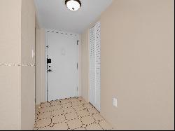 1400 Saint Charles Pl Unit 420, Pembroke Pines FL 33026