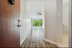 2511 Lakeshore Rd Unit 204, Oakville ON L6L6L9