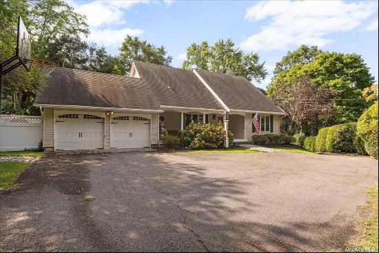 54 Old Northport Road, Huntington NY 11743