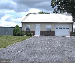 1461 Roxbury Rd, Shippensburg PA 17257