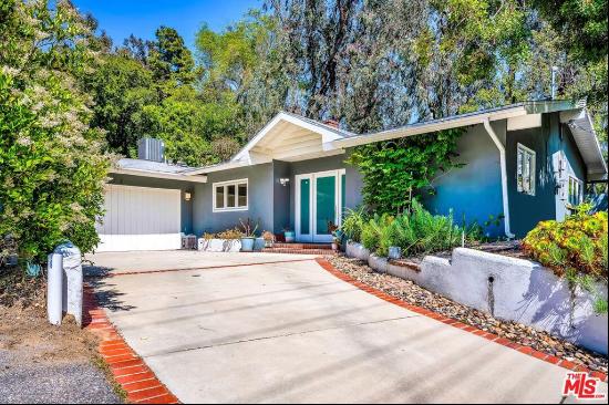 2542 Laurel Pass, Los Angeles CA 90046