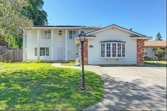 729 W Cross Street, Woodland CA 95695