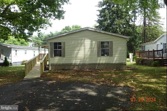 190 Rustic Drive, Shippensburg PA 17257