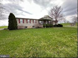 65 Springfield Road, Shippensburg PA 17257