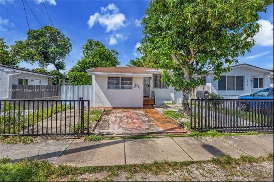 5981 SW 5th St, Miami FL 33144