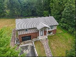 400 Carlton Road, Paradise Twp PA 18344