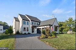 601 Stonehenge Drive, Lititz PA 17543