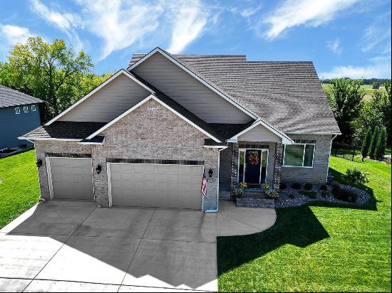 4710 N Elk Creek Dr, Bel Aire KS 67226