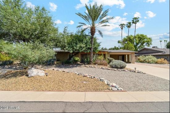 5838 E Cochise Road, Paradise Valley AZ 85253