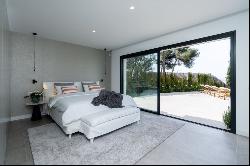 Fully renovated single-storey villa with panoramic sea views in , Marbella 29604