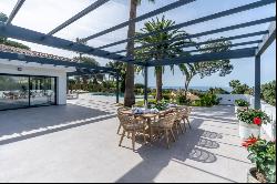 Fully renovated single-storey villa with panoramic sea views in , Marbella 29604