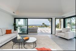 Fully renovated single-storey villa with panoramic sea views in , Marbella 29604