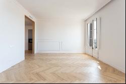 NEWLY REFURBISHED LUXURY FLAT WITH SPECTACULAR VIEWS, Barcelona 08001