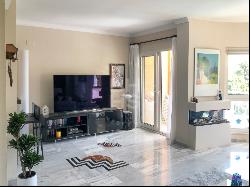 Seafront Apartment for Sale in Denia, Club Nautico Area, Dénia 03700