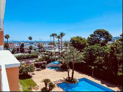 Seafront Apartment for Sale in Denia, Club Nautico Area, Dénia 03700