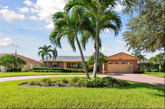 1316 54th Avenue NE, Saint Petersburg FL 33703