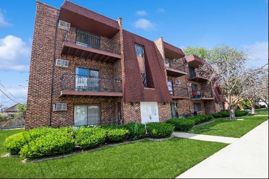 6345 Birmingham Street #2E, Chicago Ridge IL 60415