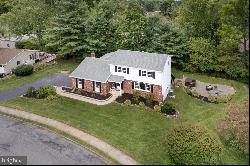 76 Hillcrest Dr S, Macungie PA 18062