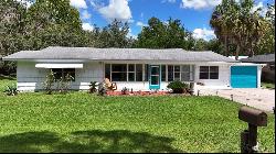 757 NE 12th Street, Crystal River FL 34428