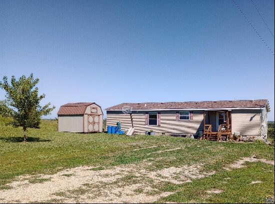 16280 G Rd, Delia KS 66418