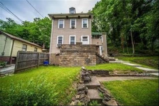 708 Seavey Rd, Shaler PA 15209