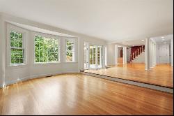 17 Laurel Rd, Brookline MA 02467