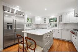 17 Laurel Rd, Brookline MA 02467