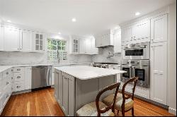 17 Laurel Rd, Brookline MA 02467