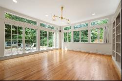 17 Laurel Rd, Brookline MA 02467