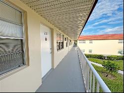 102 Royal Oak Drive Unit 203, Vero Beach FL 32962