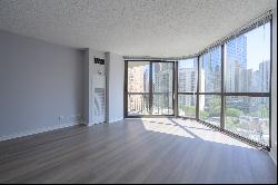 33 W Delaware Place #11G, Chicago IL 60610