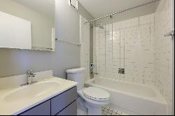 33 W Delaware Place #11G, Chicago IL 60610