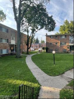 17274 Bentler#51 Street, Detroit MI 48219