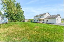 11 Blueberry Ln, Grove City PA 16127