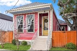 1442 Lesseps Street, New Orleans LA 70117