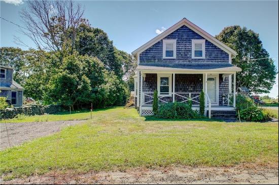 18 Paquins Lane, Portsmouth RI 02871